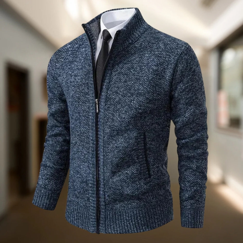 Casual men's vest with zipper, ideal for cold winter days.