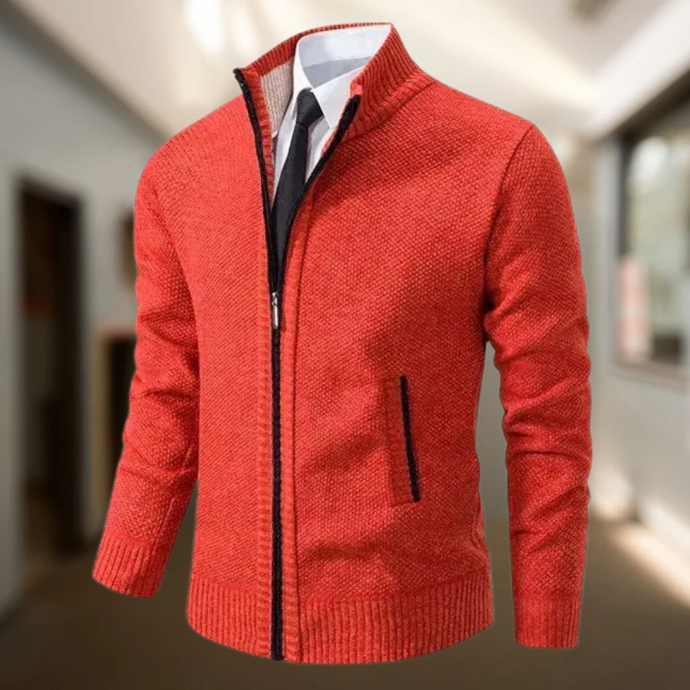 Casual men's vest with zipper, ideal for cold winter days.