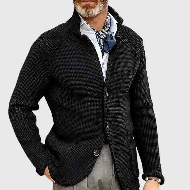 Stylish men's cardigan with collar, combining warmth and sophistication for any occasion.