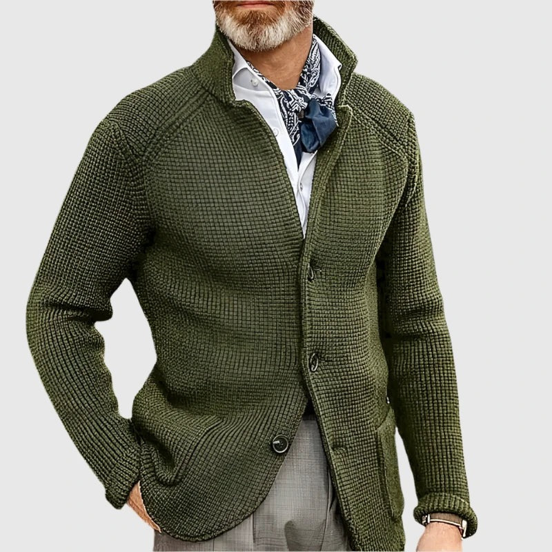 Stylish men's cardigan with collar, combining warmth and sophistication for any occasion.